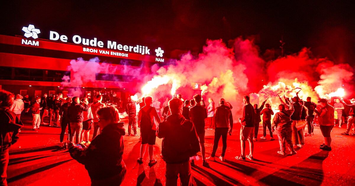 Feest barst los wegens 100-jarig bestaan FC Emmen: ‘Dit is pure ...