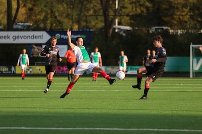 Degradatiestrijd in 2B, derby in IJsselstein en Hercules zoekt aansluiting: dit is het voetbalprogra