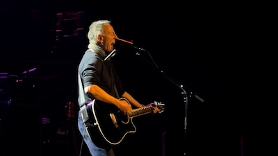Bruce Springsteen speelt protestlied voor het eerst live: ‘Soms moet je iemand een klap in z’n gezicht geven’