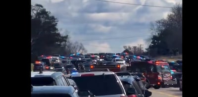 Schutter rijdt met auto synagoge VS binnen en ‘schiet om zich heen’, vermoedelijk geen gewonden