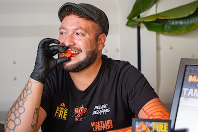 Overgeven, een bloedneus of zelfs een knock-out: zo extreem is professioneel pepers eten