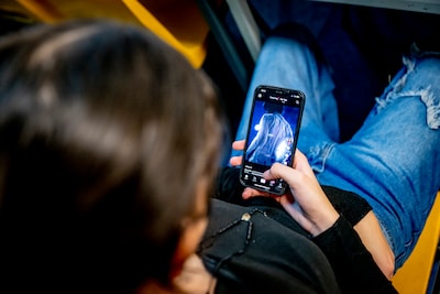 Is kabinet Jetten te streng voor jongeren? Alles gaat aan banden: vapes, apps en fatbikes