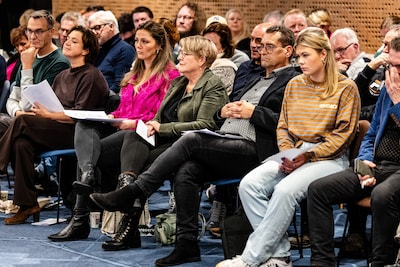 Verbijstering in verdwijnend dorp Moerdijk om geniepige e-mail van oplichter: ‘Hoe zielig kun je zijn?’