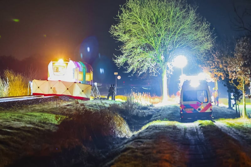 Dode bij botsing tussen auto en trein in Achterhoek | 112 nieuws Berkelland  | De Gelderlander.nl