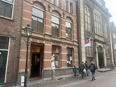 Daklozen die even willen opwarmen kunnen komende dagen terecht in de Lutherse kerk in hartje Utrecht