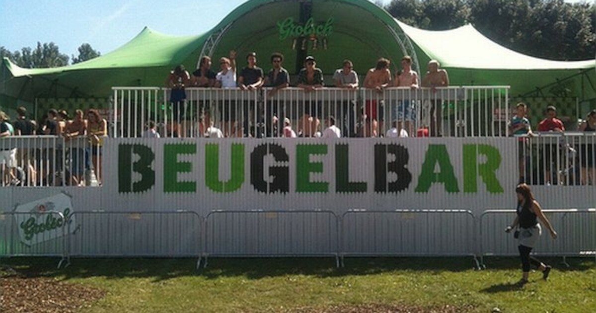 Beugelbar van Grolsch op het Simonsplein