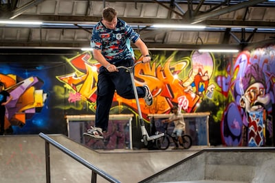 Nijmegenaar Tim van Kleef (24) vertrekt naar WK stuntsteppen in Japan