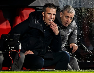 Stopt Robin van Persie vrije val Feyenoord door vers bloed in selectie? ‘Ik heb dat heel duidelijk voor ogen’