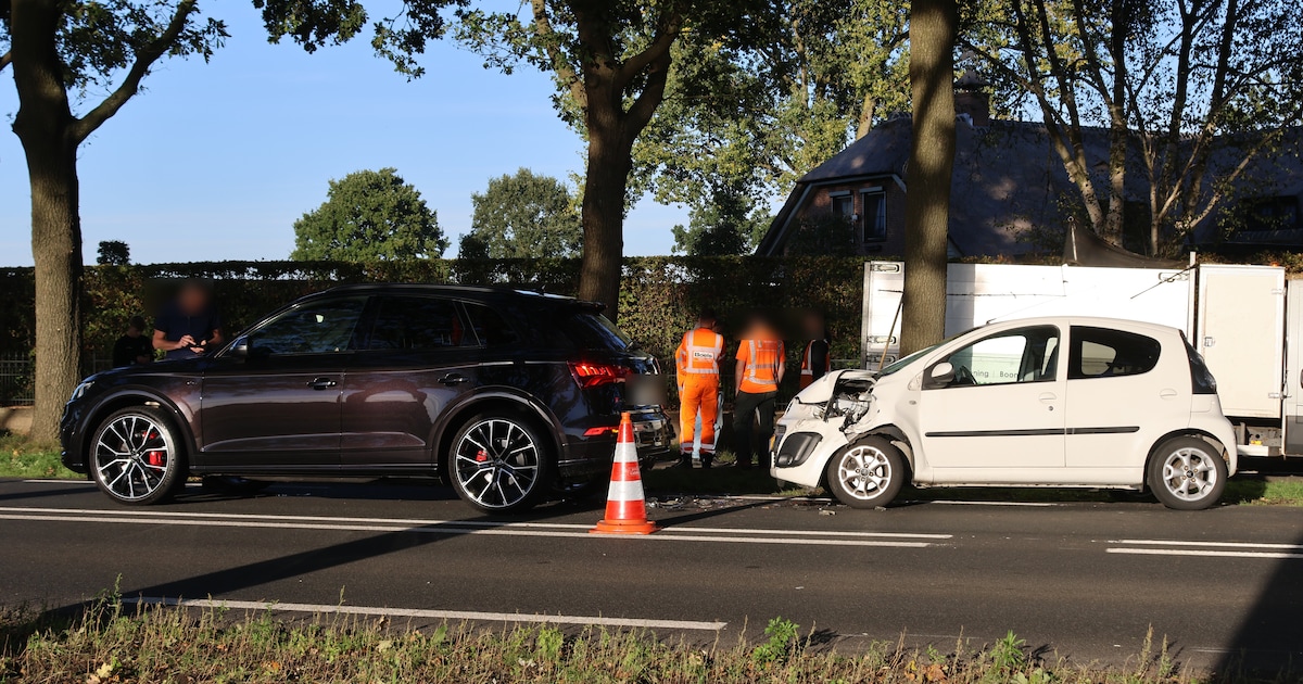 Auto's lopen schade op bij ongeval op N224 in Ederveen