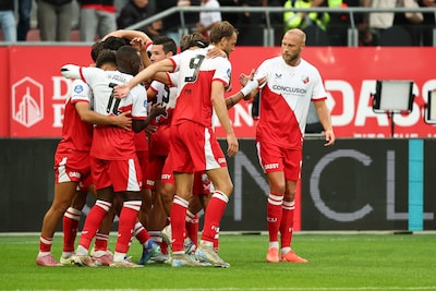 LIVE Europa League | Jensen breekt de ban voor FC Utrecht na ronduit stroeve start, is de beer nu los?