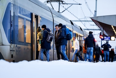 Veel treinen defect geraakt door winter, NS rijdt morgen ook nog aangepaste dienstregeling