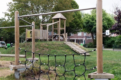 David de R. (38) wilde het 7-jarige meisje dat hij met een schaar stak in de speeltuin als menselijk schild gebruiken