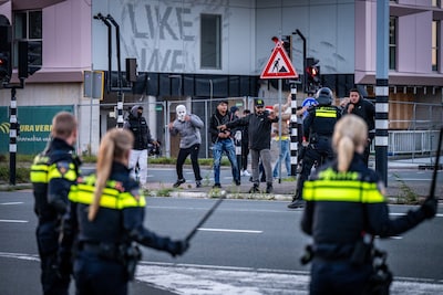 Nog drie jonge mannen aangehouden na geweld tegen politie in Hoofddorp