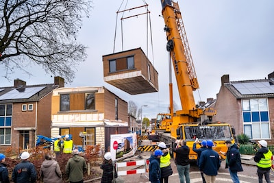 Primeur, drie woningen tegen hoekhuis ‘geplakt’: ‘Binnen twee uur stonden ze er’