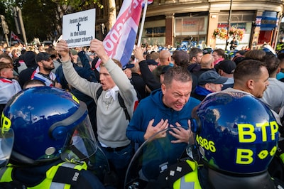 Tientallen arrestaties en gewonde agenten in Londen bij massaprotest tegen immigratie