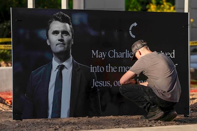 Heftige reacties op dood Charlie Kirk symboliseren de polarisatie die niet alleen Amerika verscheurt