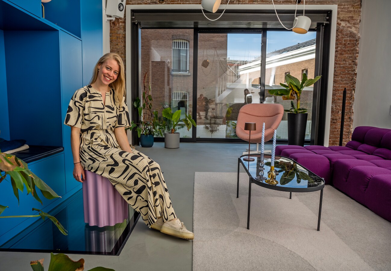 Tatiana woont in de oude cellen van een gevangenis: ‘Het voelt alles ...