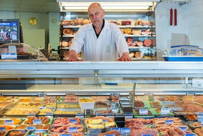 Kerkdriel verliest meer dan een slager: na 42 jaar stopt Gijs Sars