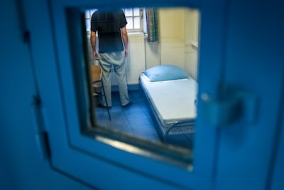 Honderden mensen per jaar de cel in omdat ze schadevergoeding niet betalen, moeten daarna toch dokken