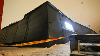 Geen slachtoffers nadat dak Utrechts sportcentrum bezwijkt onder sneeuw: ‘We hoorden gekraak, toen zijn we naar buiten gerend’