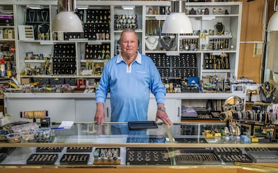 Woeste juwelier Leo (82) doet z'n verhaal na zevende (poging tot) overval: 'Die klerejongens...'