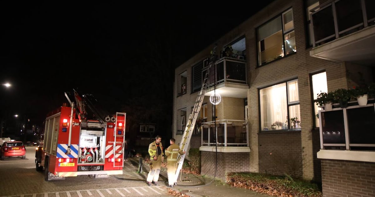 Brandje op balkon van appartement aan De Haarhamer in Apeldoorn