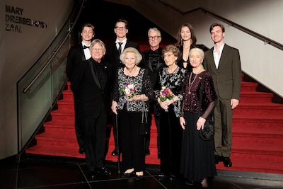 Prinsessen Beatrix en Margriet stralen op Nederlands Balletgala