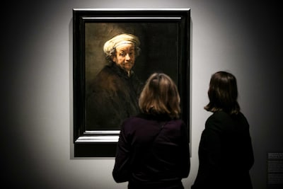 Kunst bekijken voor je mentale gezondheid: zelfportret Rembrandt reist daarom heel Engeland door