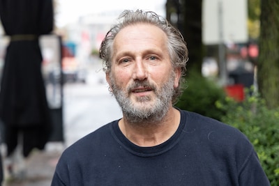 Van Gouden Kalf en rol in topseries naar zware schulden: acteur Marcel Musters (66) vraagt fans om financiële hulp