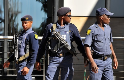 Zeker twaalf doden en negen gewonden bij schietpartij in Johannesburg