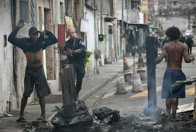 Angst en chaos in Rio de Janeiro: 64 doden bij bloedigste politieactie tegen drugsbende ooit