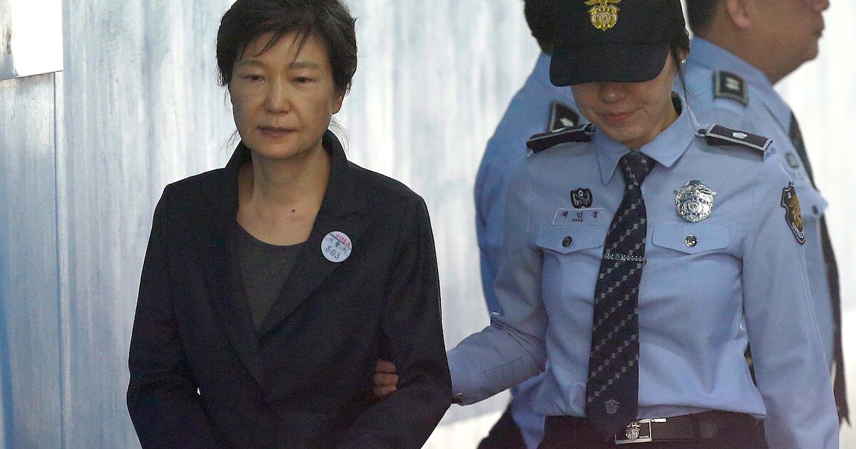 Dertig jaar cel geëist tegen oud-president Park van Zuid-Korea | Nieuws ...