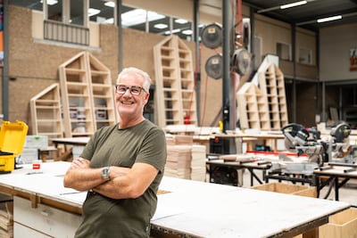 Nieuwe draaistoel voor The Voice staat klaar, maar mag niemand zien: ‘De jury test zelf mee’