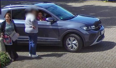 Vrouw in scootmobiel (91) beroofd van gouden halsketting met ‘knuffeltruc’