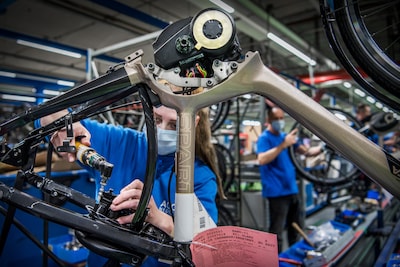 Fiets al decennia niet meer Made in Holland, maar vooral ‘bedacht en in elkaar geschroefd in Holland’