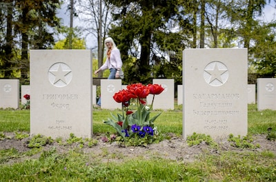 Drie nieuwe kunstwerken over tragische gebeurtenissen in 1941 naar museum bij Sovjet Ereveld