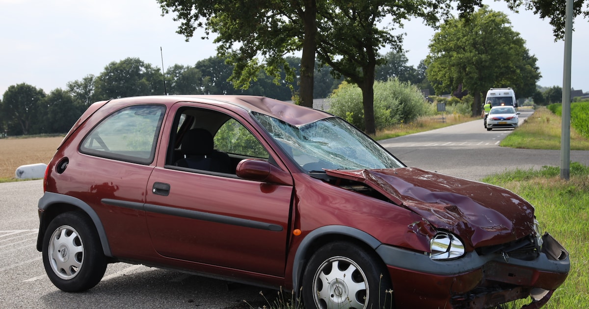 Motorrijder ernstig gewond bij botsing met auto in Milsbeek.