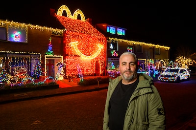 Deze straat viert kerst zó uitbundig dat McDonald’s er lucht van kreeg en een huis claimde