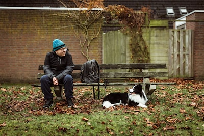 Kayden (22) komt al vier jaar nauwelijks zijn kleine kamer uit: ‘Ik kreeg steeds meer paniekaanvallen’