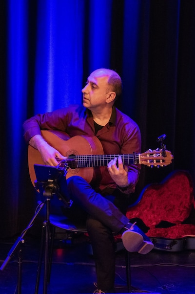 Flamencogitarist Kambiz speelt in Zevenaar