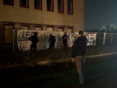 Protest tegen AZC in Beuningen verplaatst naar privéwoning 'er wordt gegooid met vuurwerk en eieren'