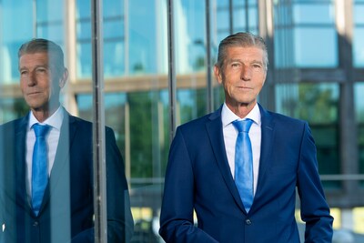 Simon Fortuyn (70) verloor drie broers en een zus, maar nooit zichzelf: ‘Leven laat zich niet regisseren’