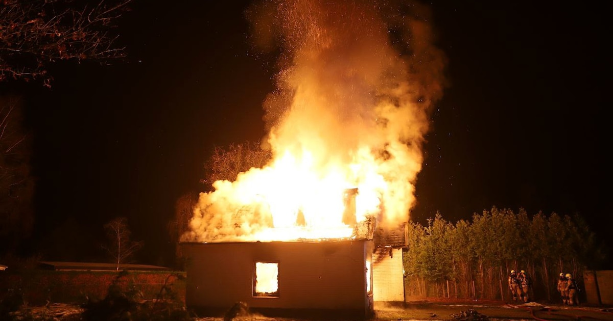 Kersverse brandweerman (26) als eerste ter plaatse bij brand, na onderzoek wordt hij direct ontslagen
