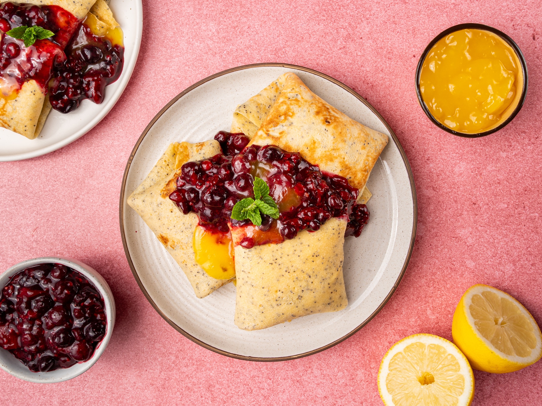 Wat Eten We Vandaag: Blintzes met lemon curd en rood fruit