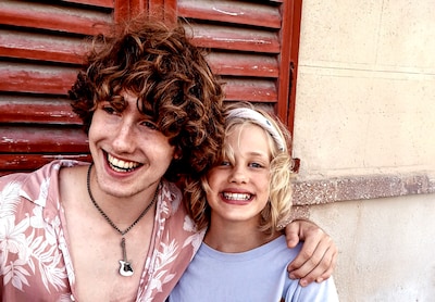 Ellen DeGeneres roemt Nederlandse Liv (12) en Lou (18) om hun muzikaliteit: ‘Moest verwerken wat ik zag’