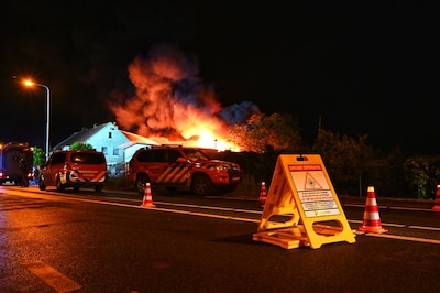 N229 van Bunnik richting Wijk weer volledig open na grote brand bij autobedrijf