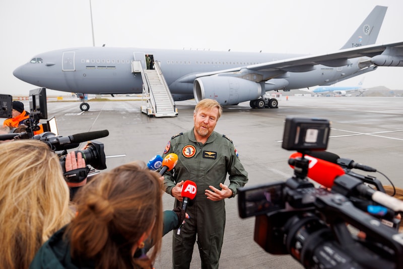Koning Willem-Alexander bezoekt luchthaven Schiphol.