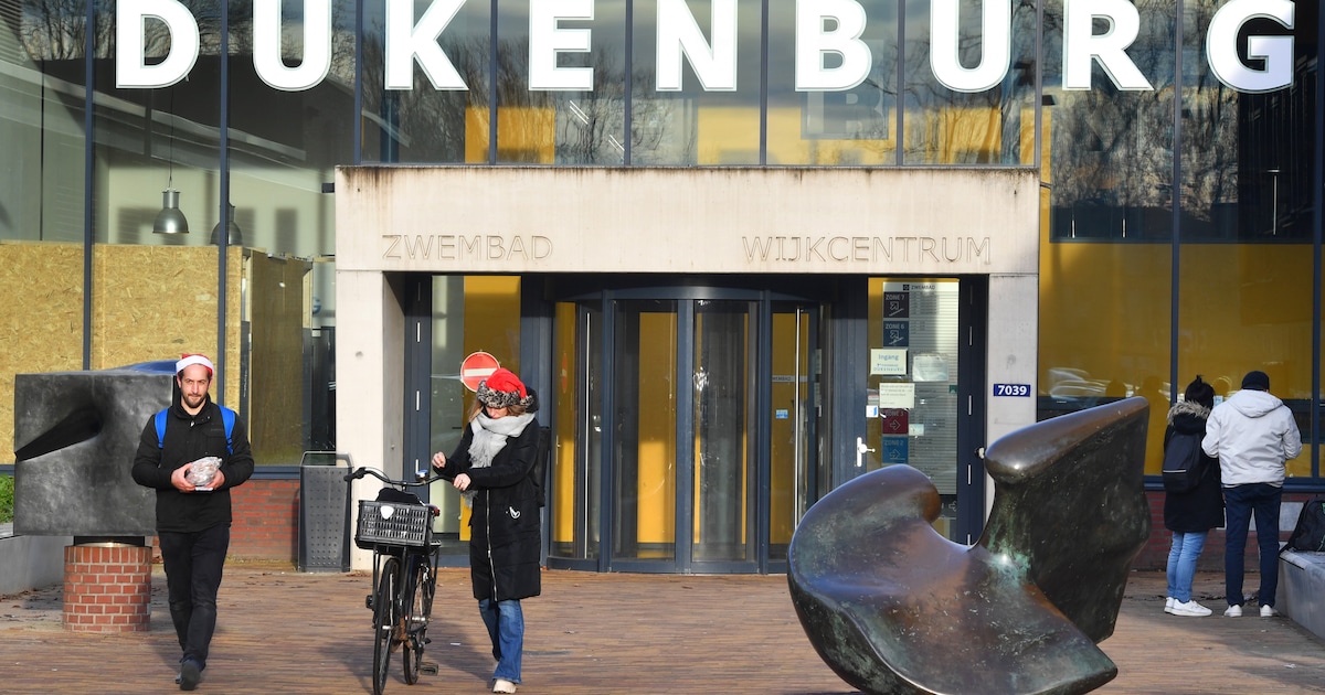 Meer misstanden bij zwembad Dukenburg, klachten over bulderende badmeesters: ‘Bange kindertjes stond