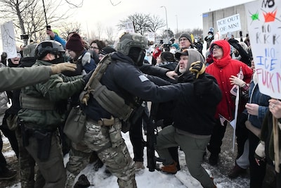 Dood van Renee (37), die door het hoofd werd geschoten door ICE-agent, splijt Amerika