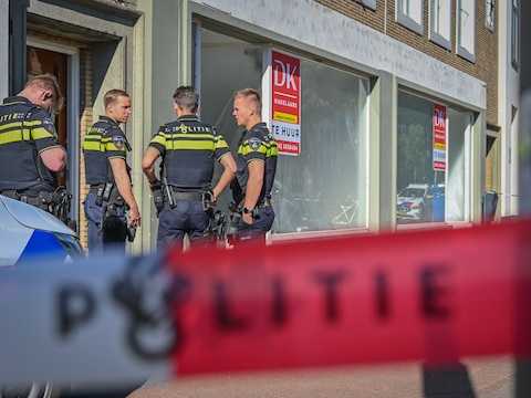 Het politieonderzoek op maandag 19 mei van dit jaar in een pand aan de Jansbinnensingel waar het lichaam van een vrouw is gevonden. 